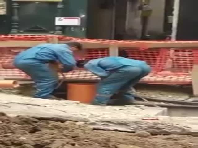 Inspecting Sewer Pipes the Romanian Way  (VIDEO)