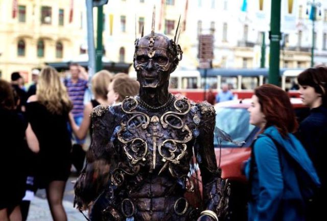An Amazing Zombie Costume That Is Like Walking Art