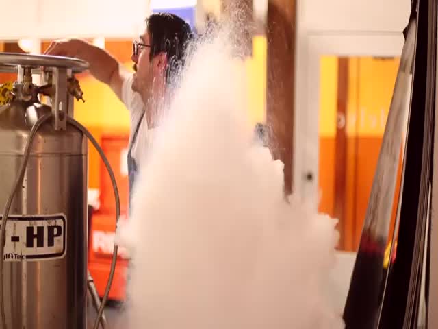 What Happens When You Put Liquid Nitrogen in a Vacuum Chamber 
