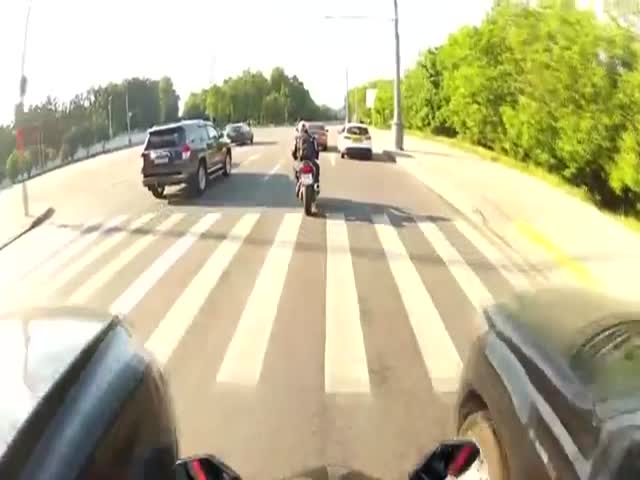 Bikers Attack Motorist with Surprise Ending  (VIDEO)