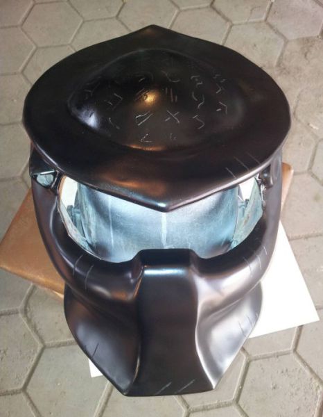 A DIY Predator Helmet That’s Wickedly Cool