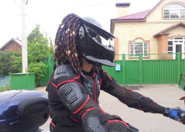 A DIY Predator Helmet That’s Wickedly Cool