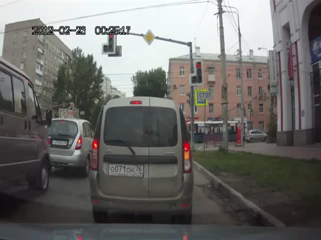 That's Too Many Accidents in One Intersection and in Less Than 30 Seconds!  (VIDEO)