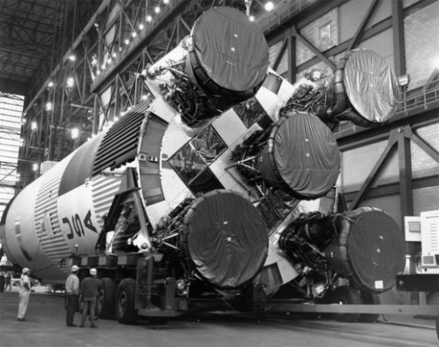 A Look Back at Old Apollo 11 Photos