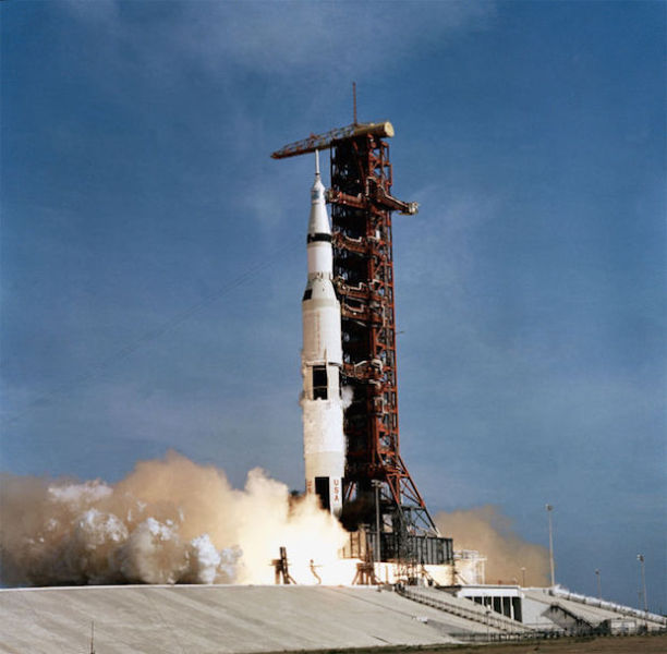 A Look Back at Old Apollo 11 Photos