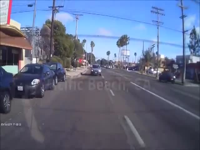 Weird Road Rage Incident in San Diego  (VIDEO)