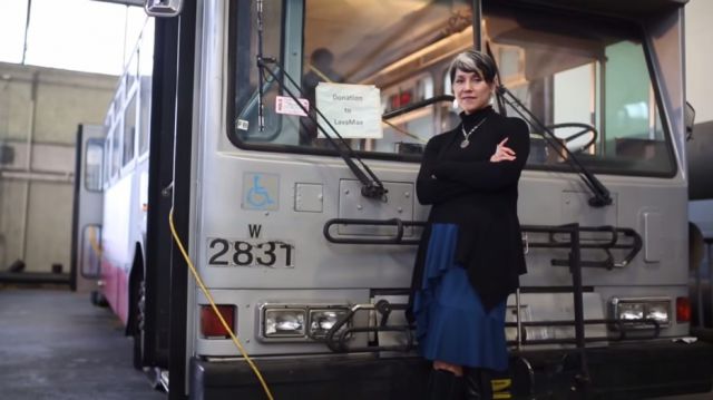 Adapted Buses in San Francisco Allow the Homeless to Take a Shower