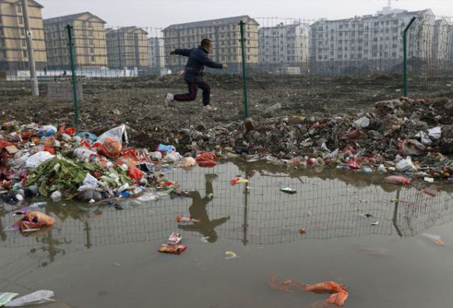 Gross and Dirty Bodies of Water in China