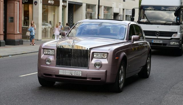 Arab Supercar Owners Flood London Streets with Impressive Luxury Rides