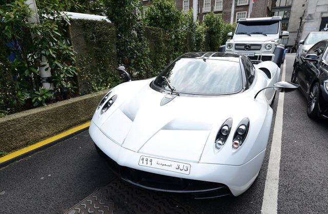 Arab Supercar Owners Flood London Streets with Impressive Luxury Rides