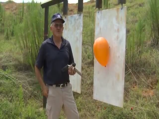 Pro Speed Shooter Makes 1000-Yard Shot with a 9mm Hand Gun  (VIDEO)