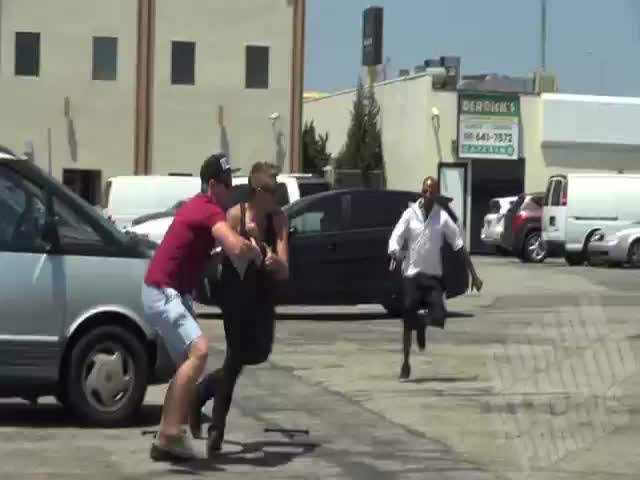 Stealing Car Tires Prank  (VIDEO)