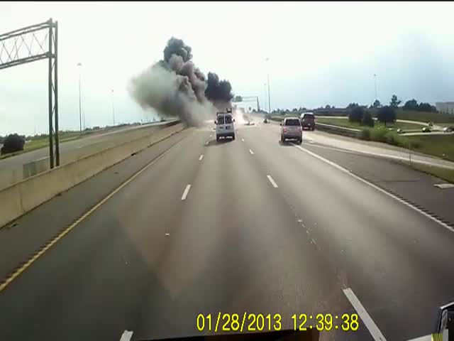 Heroic Truck Driver Saves Baby and Her Grandma from Blazing Car Crash  (VIDEO)