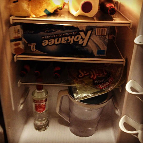 What a Full College Dorm Fridge Would Look Like (25 pics)