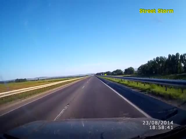 A Car Suffers a Massive Malfunction while Driving  (VIDEO)