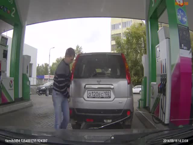 WTF Situation at the Gas Station  (VIDEO)
