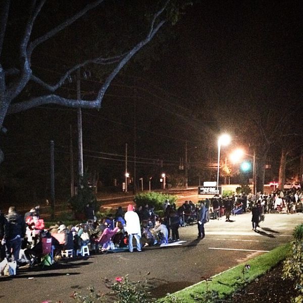 The Crazy Queues for the iPhone 6 Worldwide