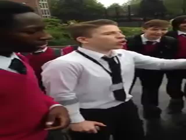 UK High School Kids Trying to Rap Battle 