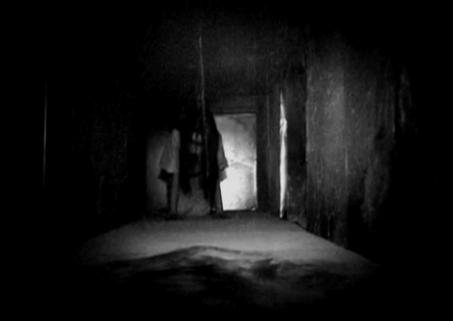 Scary Stories That Will Keep You Awake At Night 12 Pics 12 Gifs Scary Stories That Will Keep You Awake At Night 12 Pics 12 Gifs