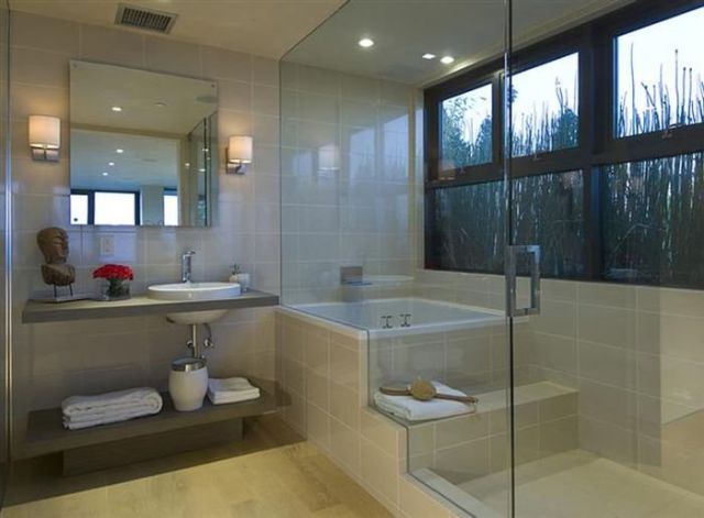 A Luxury Bachelor Pad Fit for a King