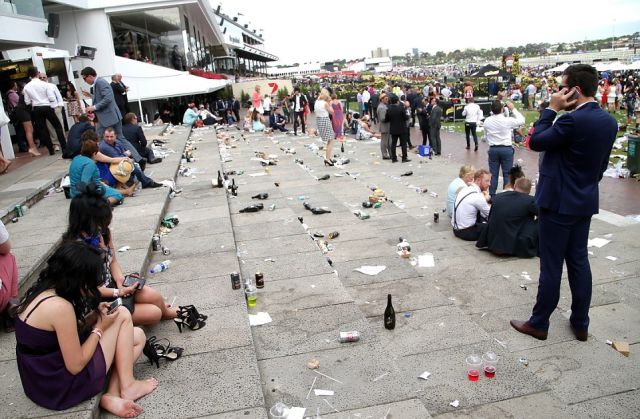 Aussies Party Up a Storm at Race Day