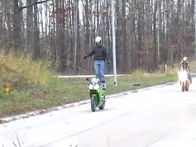 Guy on Motorcycle Showing Off Gone Wrong  (VIDEO)