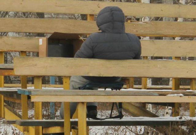 A Dad That Should Definitely Get More Parenting Lessons A Dad That Should Definitely Get More Parenting Lessons