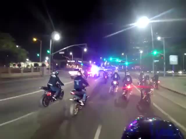 Insane Police Chase of the Day: Gang of Bikers vs Helicopters and Police Cars 