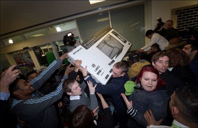 A Black Friday Face-off between Customers in Britain