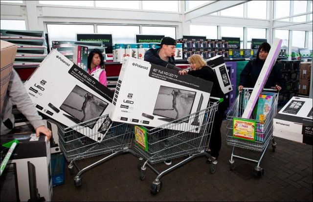 A Black Friday Face-off between Customers in Britain