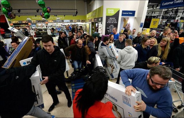 A Black Friday Face-off between Customers in Britain