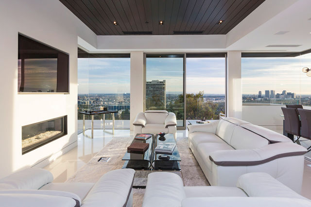 A Luxury Beverly Hills Mansion with Awesome Views of the City