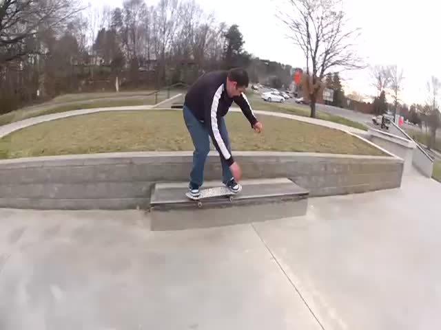 This 330lb Fat Guy Is a Pretty Solid Skateboarder  (VIDEO)