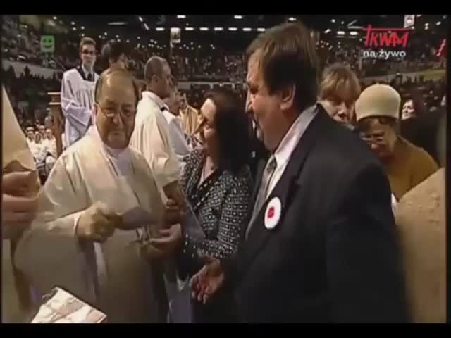 This Polish Priest Hates Handkissing  (VIDEO)