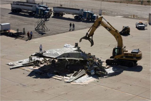 This Is How You Get Rid of an Old Airplane This Is How You Get Rid of an Old Airplane