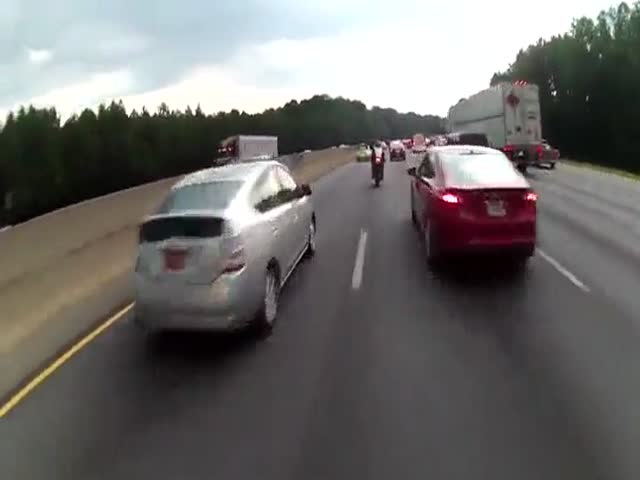 Maybe One Day Bikers Will Learn That They Don't Own the Roads  (VIDEO)