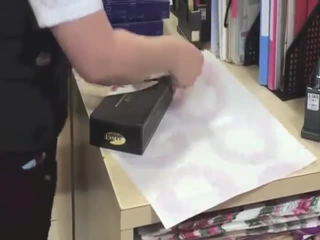 The Ultimate Gift Wrapping Technique  (VIDEO)