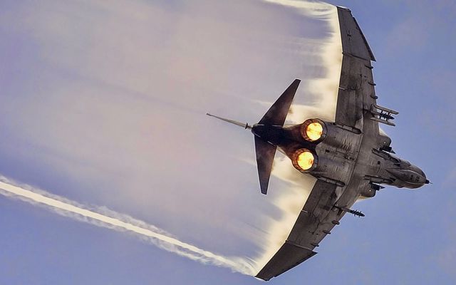 Spectacular Actions Photos of Airplanes and Helicopters