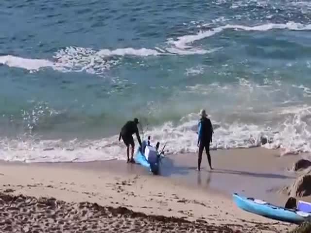 Hilarious Kayak Launch Fail  (VIDEO)