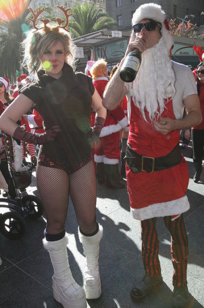 SantaCon Craziness Kicks off Its Drunken Festivities