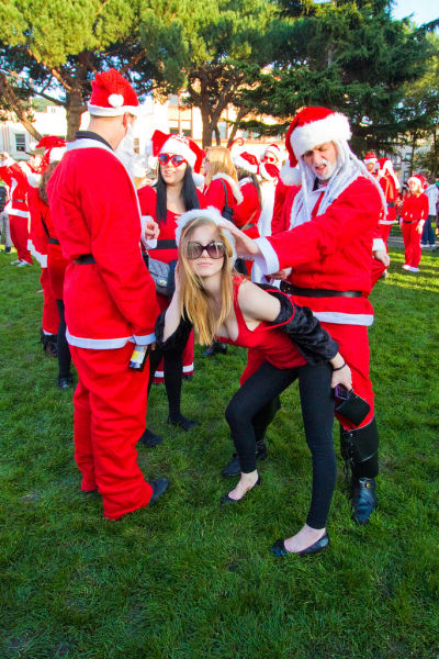 SantaCon Craziness Kicks off Its Drunken Festivities