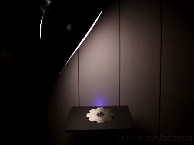 A Simple Design Creates Magical Illusions with Light  (VIDEO)