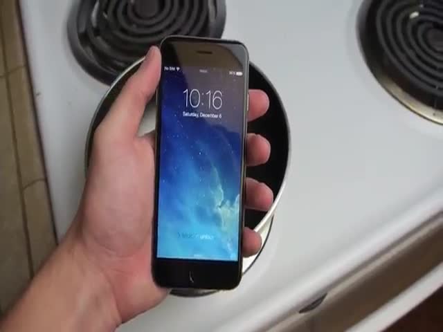 Boiling an IPhone in Coca Cola  (VIDEO)