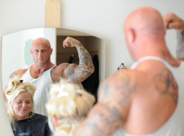 This Hairdresser Wants to Become Mr Universe