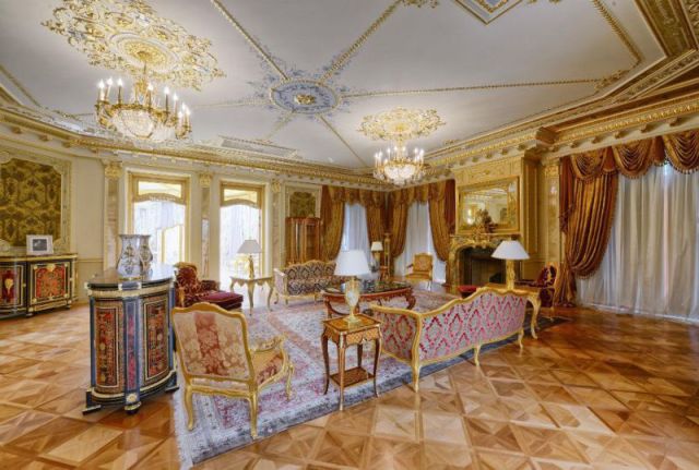 An Extravagant $100 Million House in Moscow