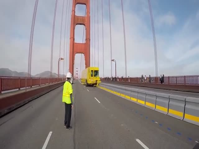 Moving Concrete Barriers on the Golden Gate Bridge  (VIDEO)
