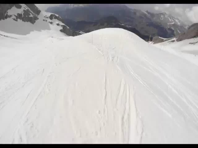 Probably the Best Acrobatic Skier in the World 