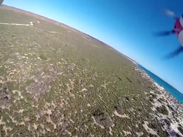 RC Plane Crashes into the Sea but Keeps on Recording Underwater 