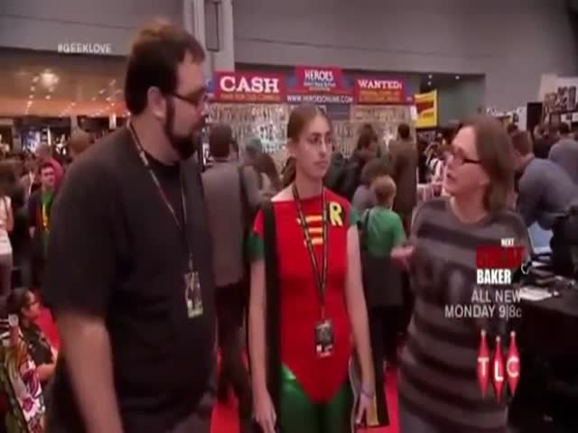 That Awkward Moment at Comic Con  (VIDEO)
