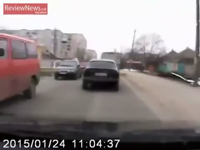 Terrifying Dashcam Footage of Mariupol, Ukraine, Being Shelled  (VIDEO)